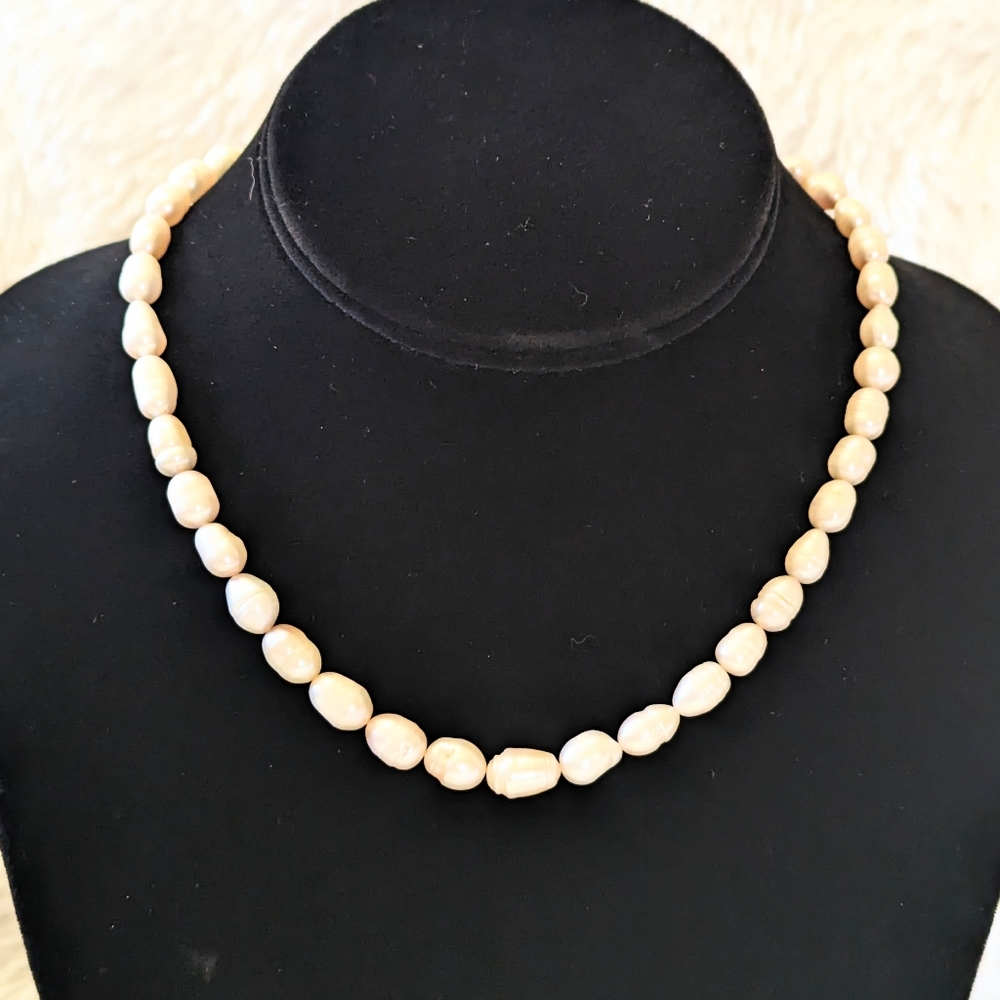 Vintage Genuine White Freshwater Pearl Necklace